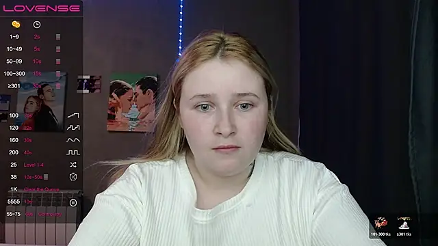 Light Luna online show from 10/31/25, 03:02