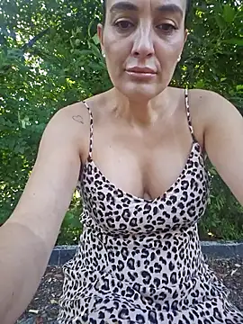 Snapshot of AnaFoxxy chatting on 06/27/26, 06:18 AnaFoxxy online show from 06/27/26, 06:18