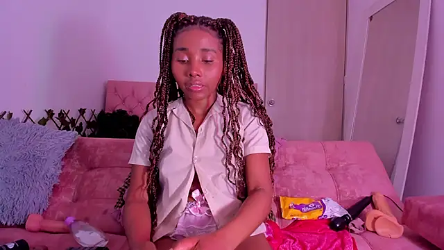 Snapshot of kimmysantoo chatting on 09/18/25, 02:02 kimmysantoo online show from 09/18/25, 02:02