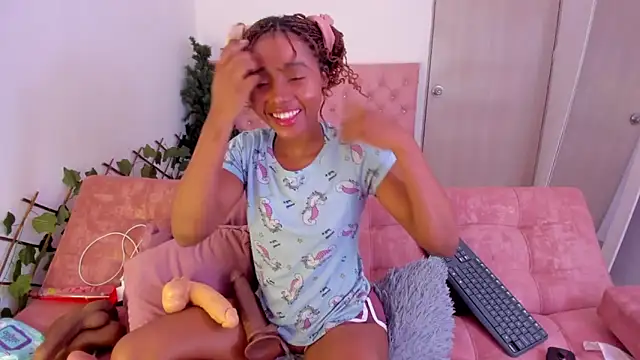 Snapshot of kimmysantoo chatting on 11/13/25, 11:20 kimmysantoo online show from 11/13/25, 11:20