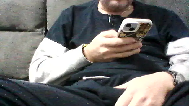 Snapshot of daky_86 chatting on 11/13/25, 05:01 daky 86 online show from 11/13/25, 05:01