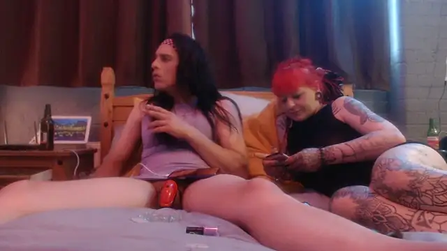 NeverTooMuch95 online show from 04/24/26, 06:54