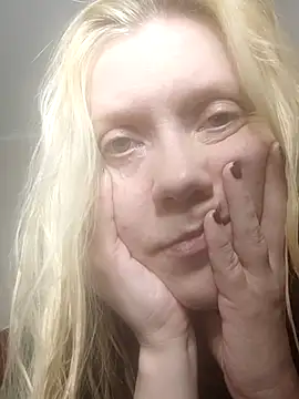 Snapshot of LeraSweet chatting on 04/26/26, 07:11 LeraSweet online show from 04/26/26, 07:11