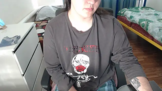 EvaMiron online show from 10/06/25, 09:51