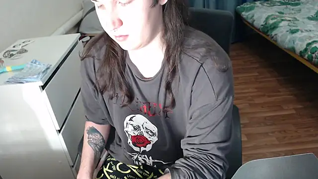 EvaMiron online show from 11/26/25, 03:57