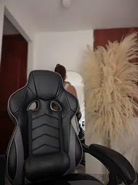 gretta kler1 online show from 10/17/25, 11:24