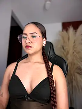 gretta kler1 online show from 11/10/25, 10:09