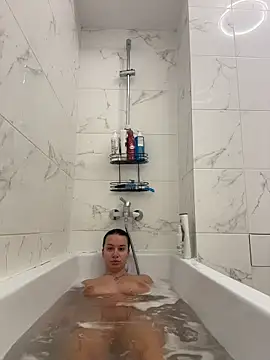 deliaroyal online show from 10/17/25, 03:25