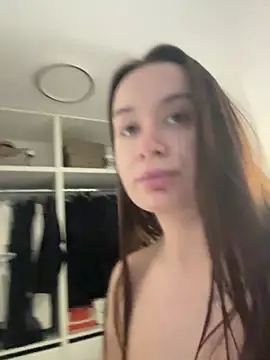 deliaroyal online show from 11/09/25, 01:09