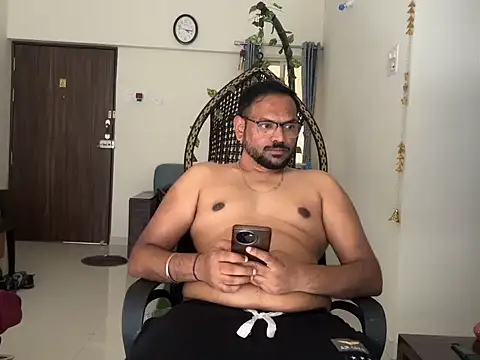 lovbombayduck11 online show from 06/03/26, 10:40