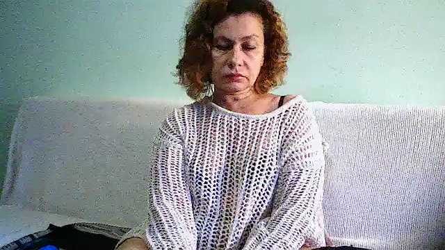 Snapshot of Mat_Elenore chatting on 10/21/25, 06:47 Mat Elenore online show from 10/21/25, 06:47