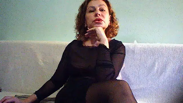 Snapshot of Mat_Elenore chatting on 10/24/25, 05:26 Mat Elenore online show from 10/24/25, 05:26