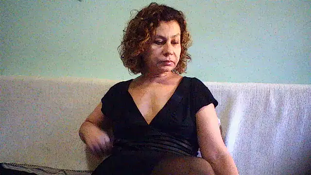 Snapshot of Mat_Elenore chatting on 10/29/25, 05:42 Mat Elenore online show from 10/29/25, 05:42