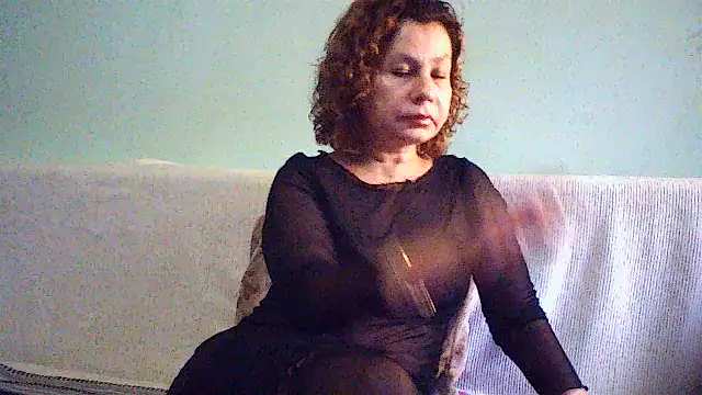 Snapshot of Mat_Elenore chatting on 10/31/25, 06:47 Mat Elenore online show from 10/31/25, 06:47