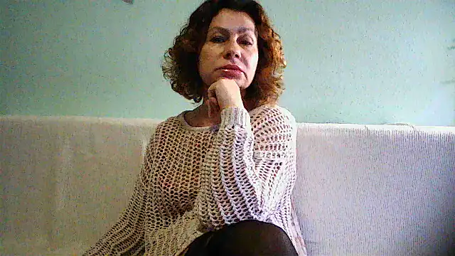 Snapshot of Mat_Elenore chatting on 11/26/25, 06:03 Mat Elenore online show from 11/26/25, 06:03