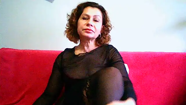 Snapshot of Mat_Elenore chatting on 12/14/25, 07:03 Mat Elenore online show from 12/14/25, 07:03