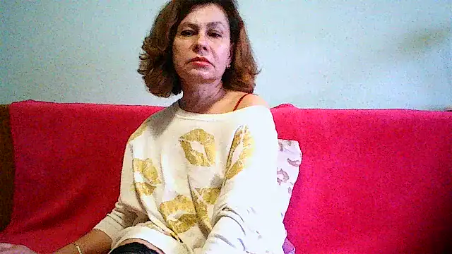 Snapshot of Mat_Elenore chatting on 12/15/25, 08:07 Mat Elenore online show from 12/15/25, 08:07