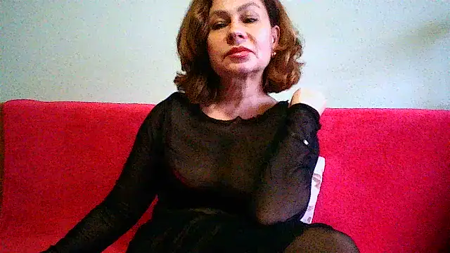 Snapshot of Mat_Elenore chatting on 12/18/25, 07:47 Mat Elenore online show from 12/18/25, 07:47