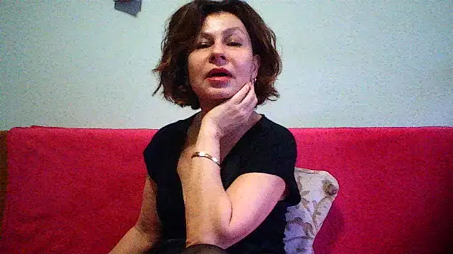 Snapshot of Mat_Elenore chatting on 02/13/26, 06:42 Mat Elenore online show from 02/13/26, 06:42