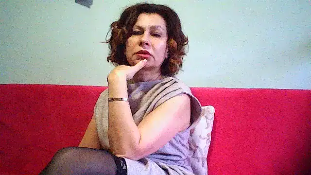 Snapshot of Mat_Elenore chatting on 02/25/26, 06:45 Mat Elenore online show from 02/25/26, 06:45