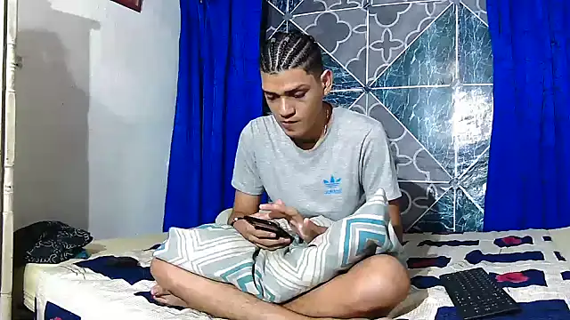 Snapshot of Samuelsince chatting on 09/16/25, 03:07 Samuelsince online show from 09/16/25, 03:07