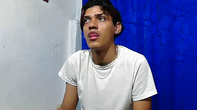 Snapshot of Samuelsince chatting on 04/07/26, 08:37 Samuelsince online show from 04/07/26, 08:37