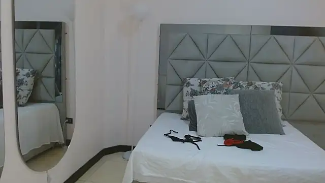 genesis moretz online show from 03/01/26, 03:41