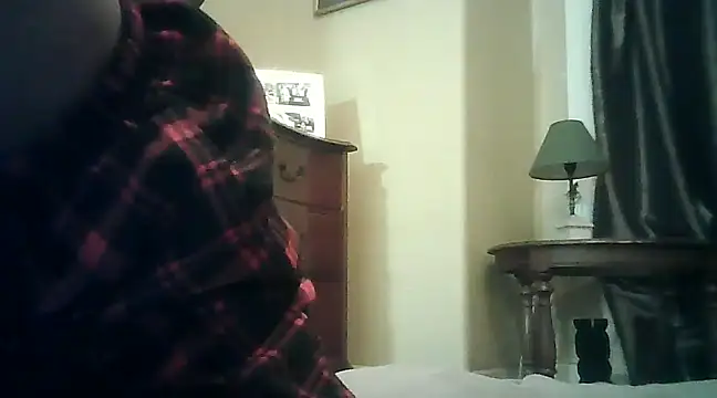 Snapshot of CaramelDipper chatting on 12/15/24, 02:19 CaramelDipper online show from 12/15/24, 02:19