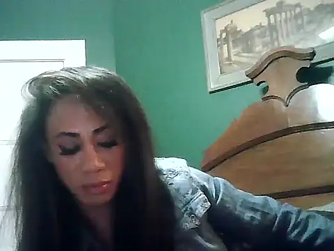 Snapshot of CaramelDipper chatting on 12/16/24, 11:01 CaramelDipper online show from 12/16/24, 11:01