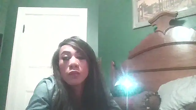 Snapshot of CaramelDipper chatting on 12/17/24, 01:50 CaramelDipper online show from 12/17/24, 01:50