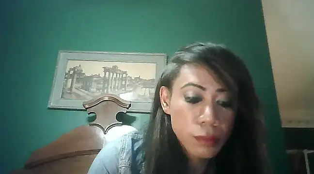 Snapshot of CaramelDipper chatting on 12/17/24, 10:44 CaramelDipper online show from 12/17/24, 10:44