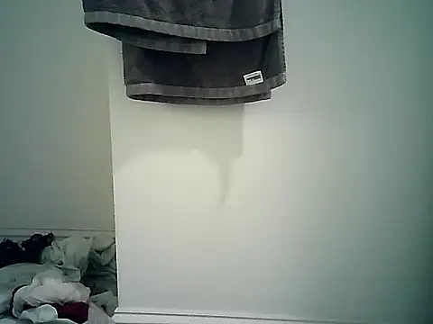 Snapshot of CaramelDipper chatting on 01/01/25, 04:39 CaramelDipper online show from 01/01/25, 04:39