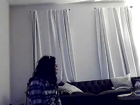 Snapshot of CaramelDipper chatting on 03/18/25, 06:25 CaramelDipper online show from 03/18/25, 06:25