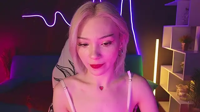 Snapshot of SandraBoyl chatting on 01/26/25, 01:09 SandraBoyl online show from 01/26/25, 01:09