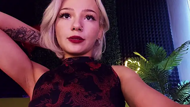 Snapshot of SandraBoyl chatting on 02/23/25, 04:17 SandraBoyl online show from 02/23/25, 04:17