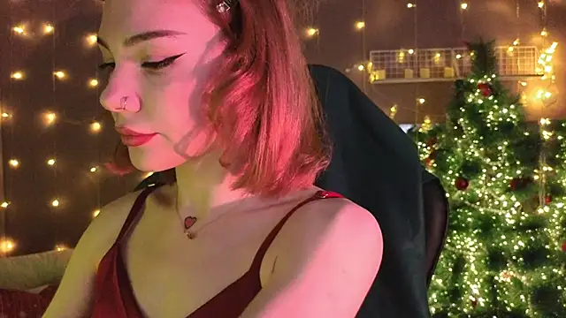 Snapshot of SandraBoyl chatting on 12/23/25, 02:09 SandraBoyl online show from 12/23/25, 02:09