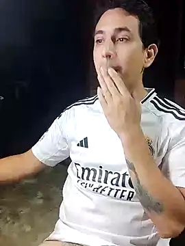 Snapshot of Rejy1992 chatting on 01/17/25, 04:06 Rejy1992 online show from 01/17/25, 04:06