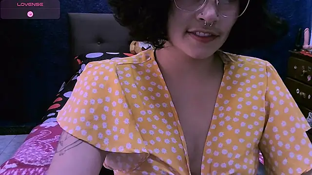 NinaYellow online show from 11/05/25, 12:49