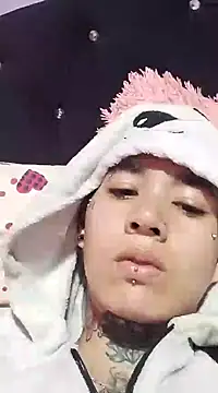 Snapshot of bad_couple_sex chatting on 01/30/25, 01:33 bad couple sex online show from 01/30/25, 01:33