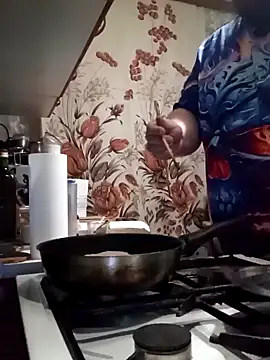 Snapshot of perversalus chatting on 12/31/24, 04:14 perversalus online show from 12/31/24, 04:14