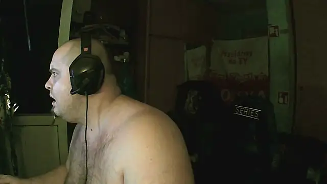 Snapshot of perversalus chatting on 02/02/25, 05:42 perversalus online show from 02/02/25, 05:42