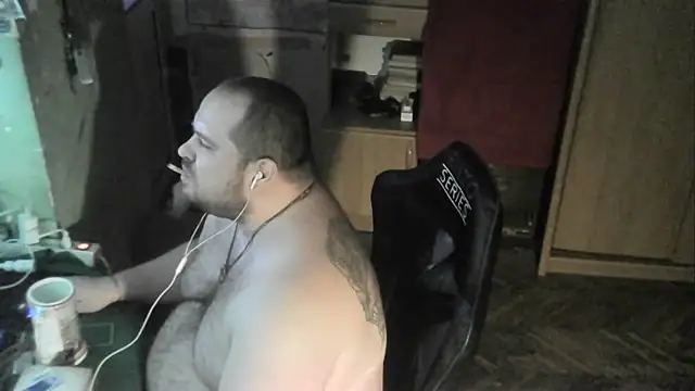 Snapshot of perversalus chatting on 03/01/25, 11:17 perversalus online show from 03/01/25, 11:17