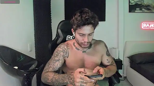 LucianSinclair online show from 12/02/25, 04:07