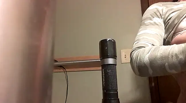 Everlyrose27 online show from 01/12/25, 08:46