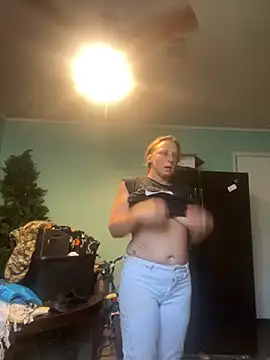 Everlyrose27 online show from 09/19/25, 09:04