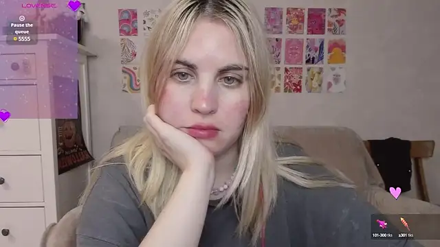 Snapshot of pawpaws chatting on 12/29/24, 12:45 pawpaws online show from 12/29/24, 12:45