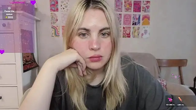 Snapshot of pawpaws chatting on 01/05/25, 10:53 pawpaws online show from 01/05/25, 10:53