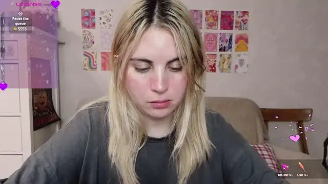 Snapshot of pawpaws chatting on 01/05/25, 01:58 pawpaws online show from 01/05/25, 01:58