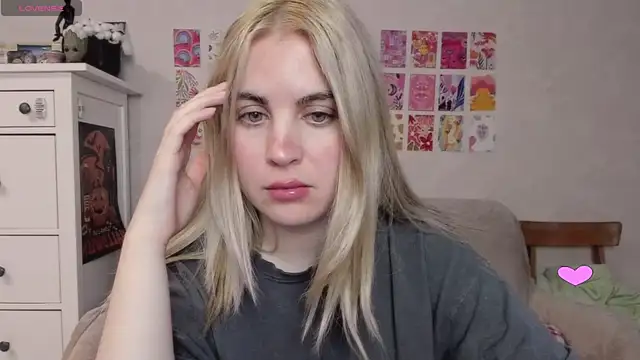 Snapshot of pawpaws chatting on 01/10/25, 11:33 pawpaws online show from 01/10/25, 11:33