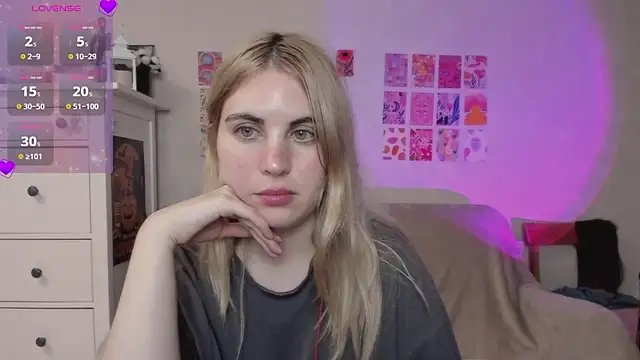 Snapshot of pawpaws chatting on 02/01/25, 02:24 pawpaws online show from 02/01/25, 02:24